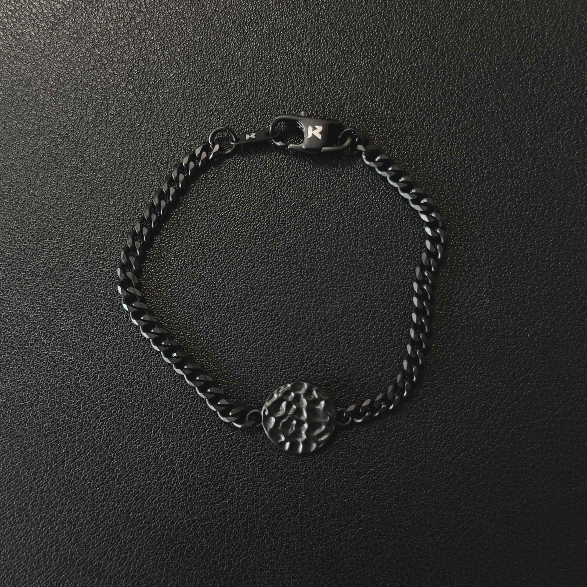 K12 - BLACK HAMMERED BRACELET