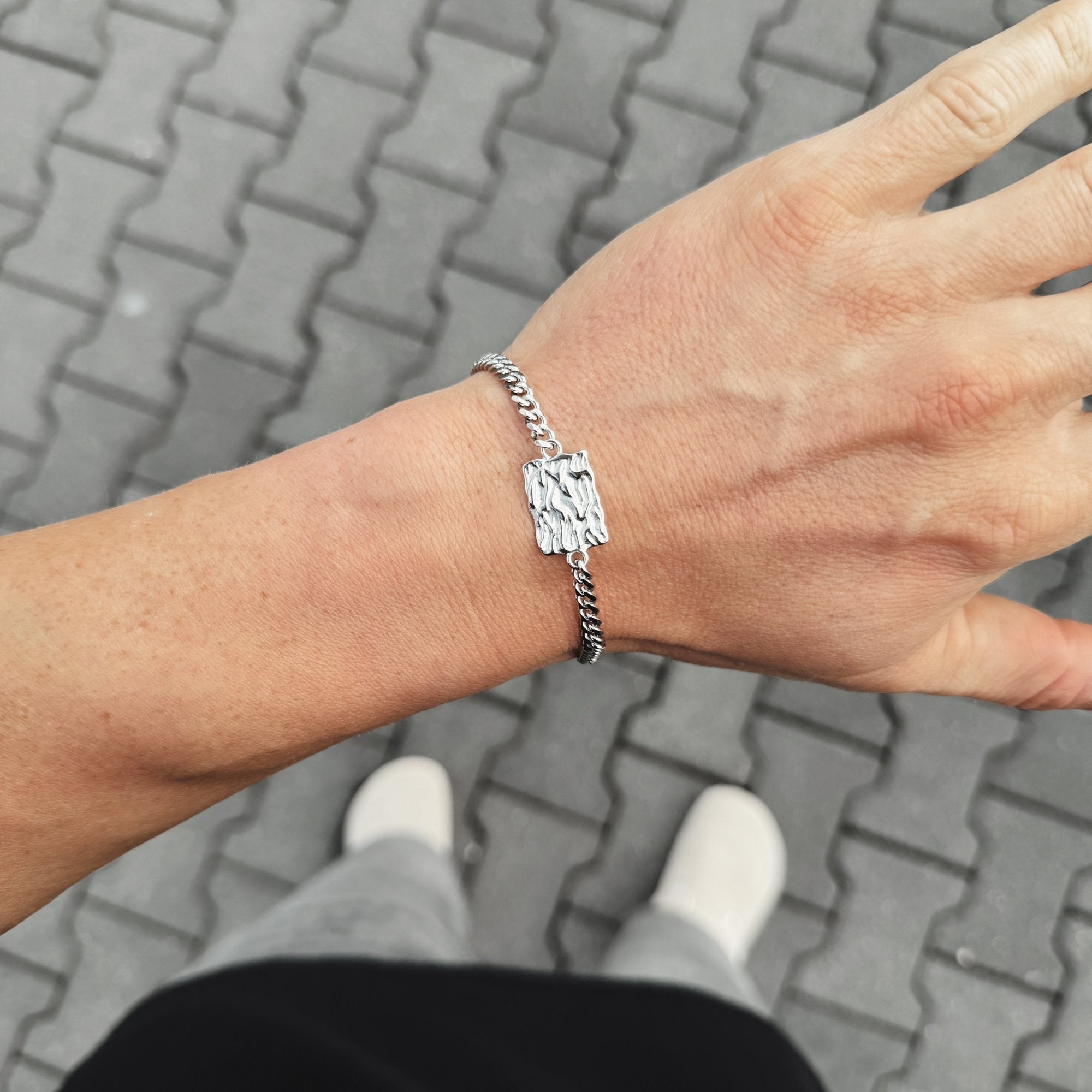 K12 - SILVER WAVY BRACELET