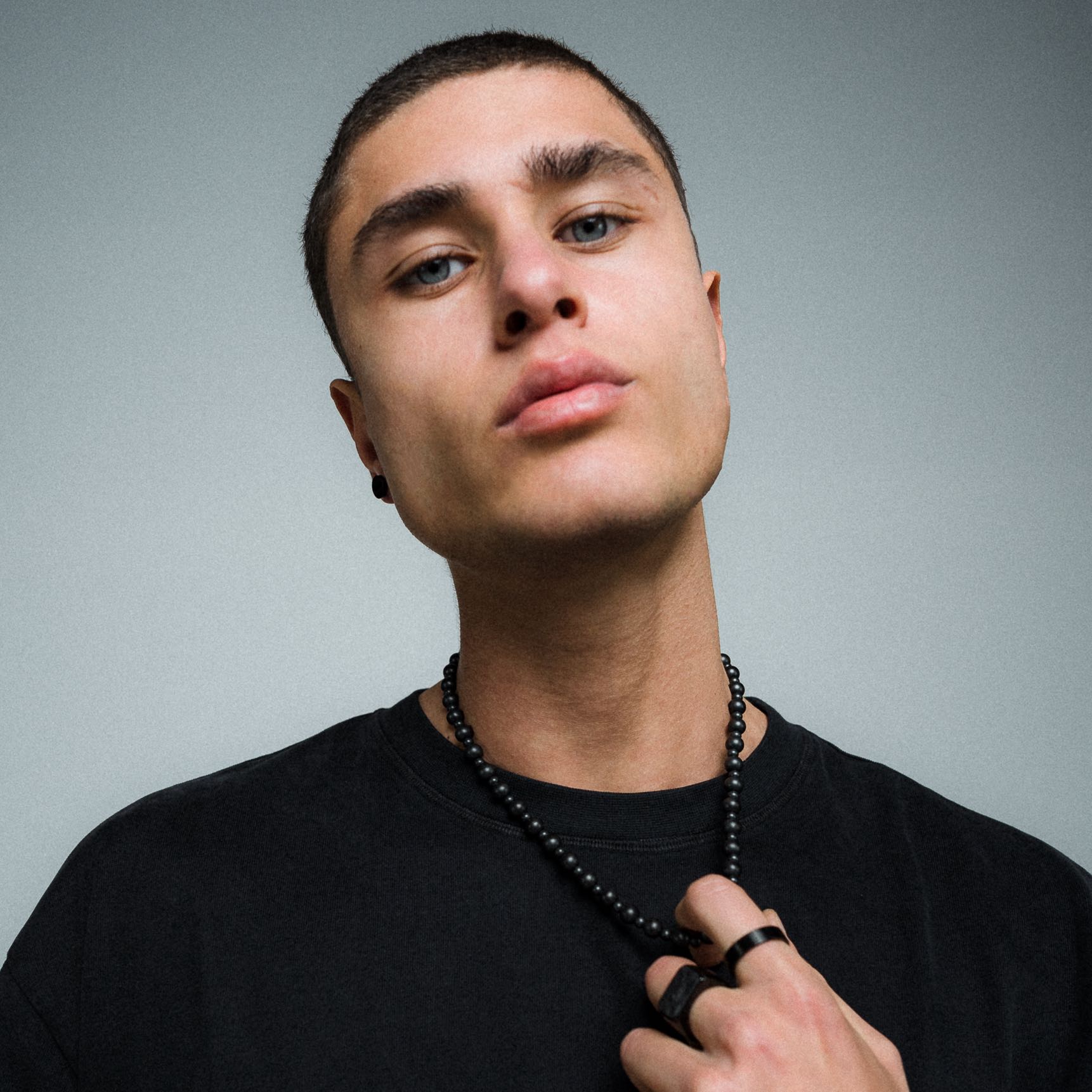 K12 - BLACK STEEL STUD EARRING