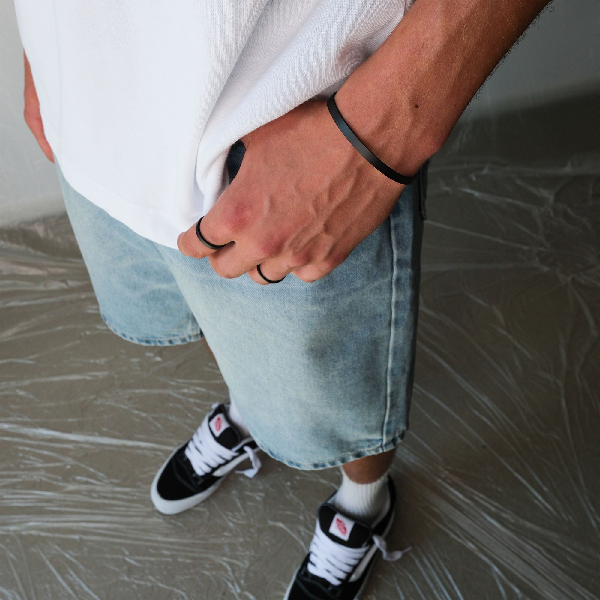 K12 - BLACK ADJUSTABLE CUFF - 5MM