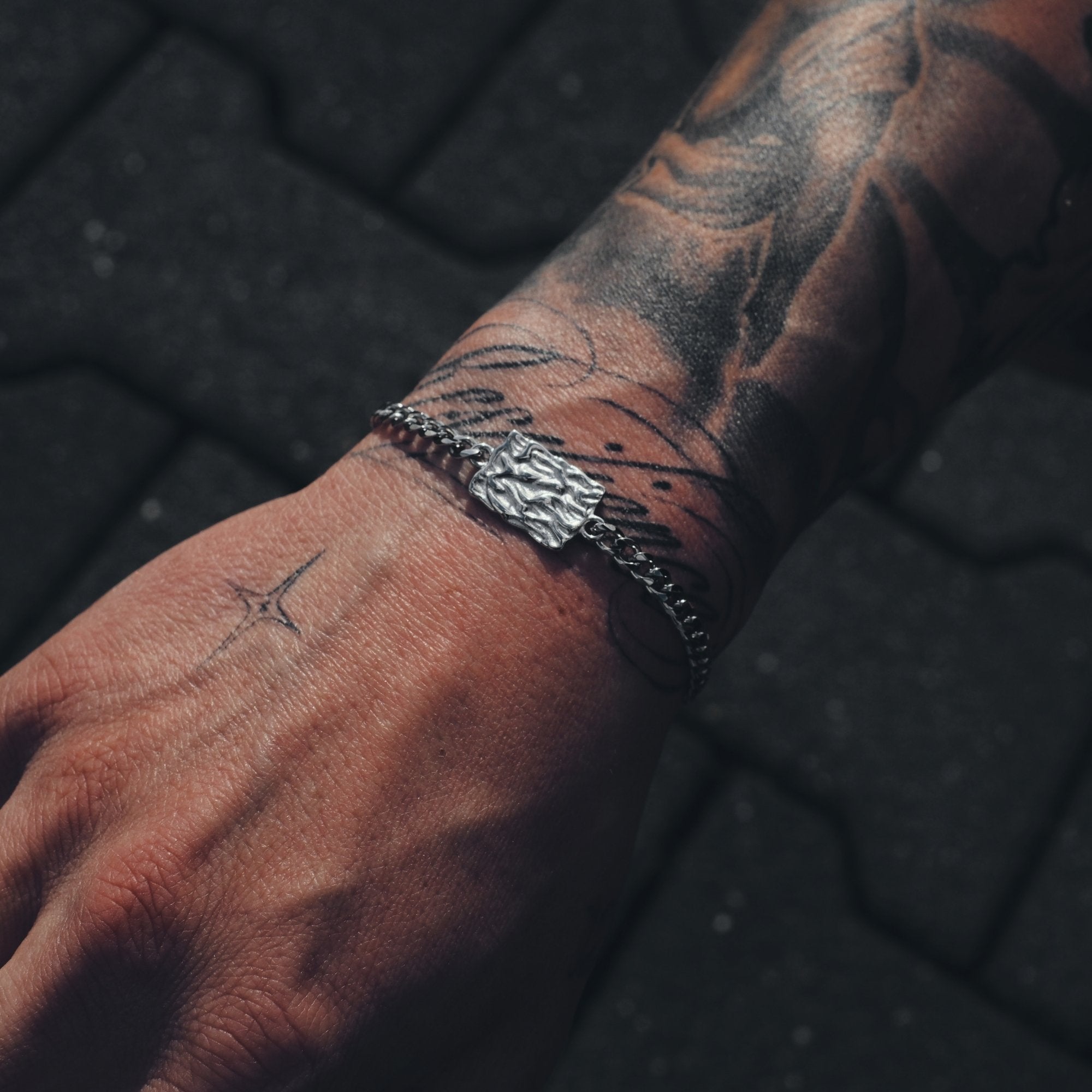 K12 - SILVER WAVY BRACELET