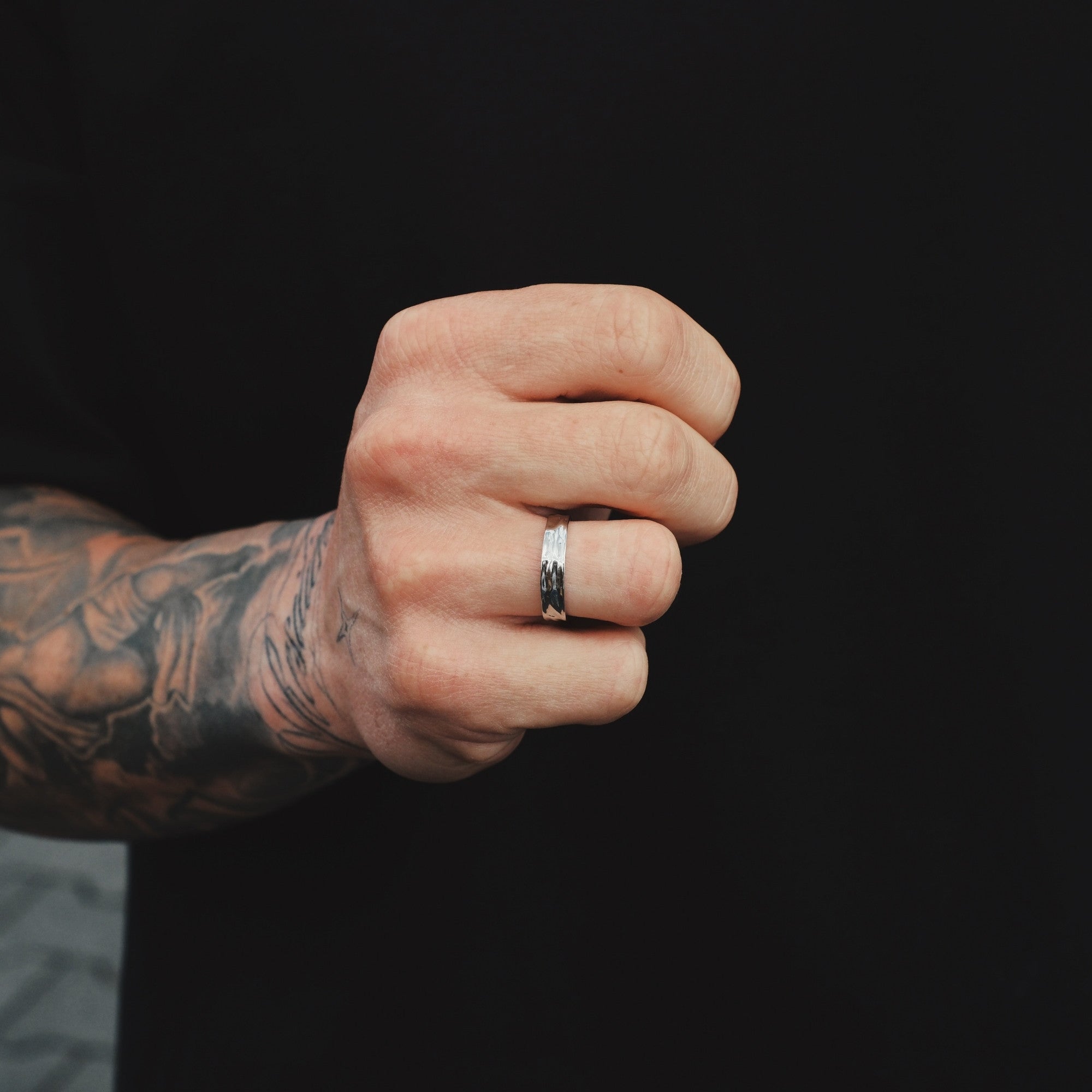K12 - SILVER HAMMERED RING